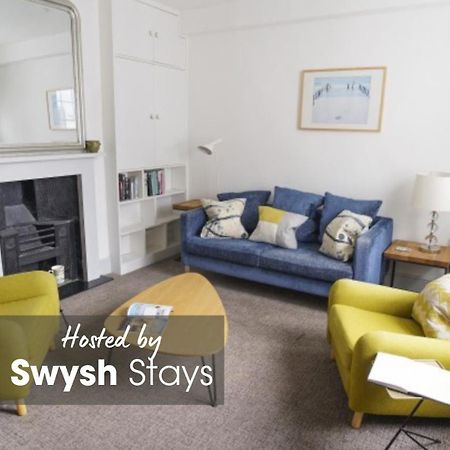 Paskins, Cowes - Sleeps 4 - 2 Bed - 2 Bath - Central Location Екстериор снимка